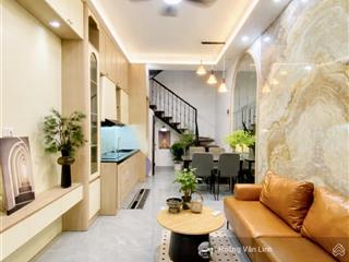 Tầm tiền hiếm. nguyễn tuân  5 tầng lô góc ô tô tránh. dt 30m mt 3,7m. ảnh thật 100%. sẵn ở ngay!