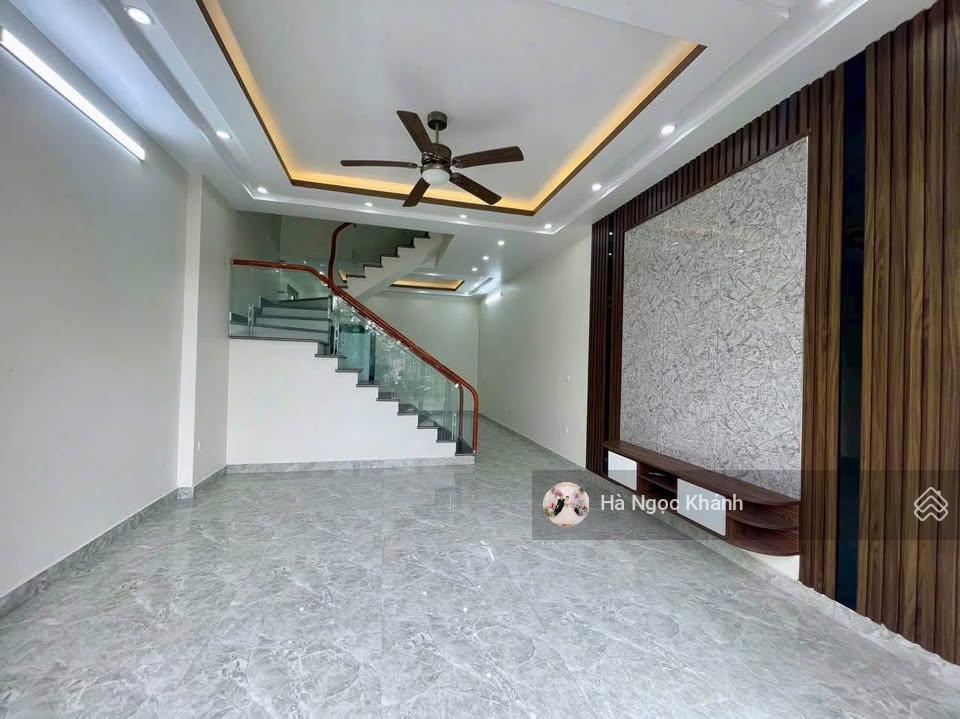 Phân lô ô tô thông hoàng quốc việt  21,5 tỷ 60m 5 tầng thang máy  hoàn hảo ở kết hợp kinh doanh