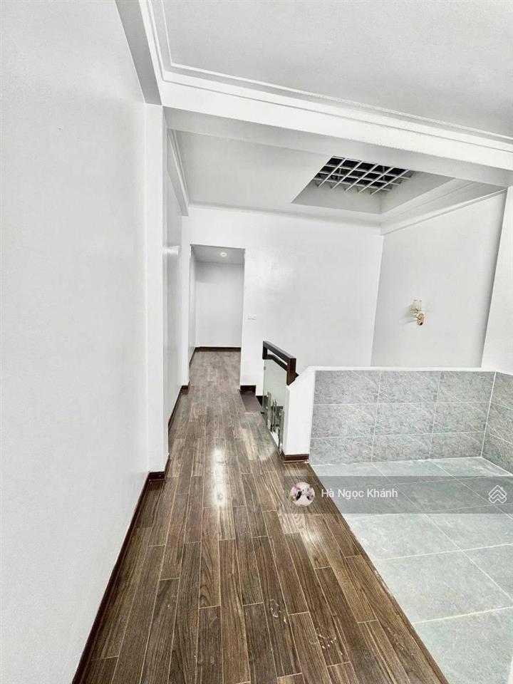 Phân lô bàn cờ  vỉa hè  ô tô tránh dừng đỗ ngày đêm  lê văn lương  22,5 tỷ 52m  5 tầng đẹp