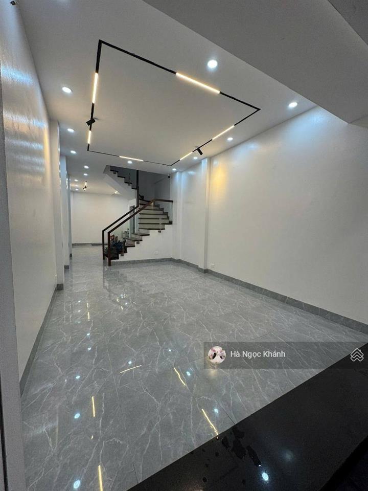Phân lô bàn cờ  vỉa hè  ô tô tránh dừng đỗ ngày đêm  lê văn lương  22,5 tỷ 52m  5 tầng đẹp