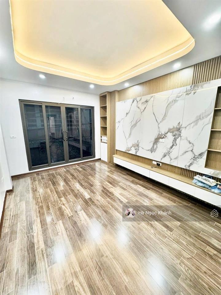 Phân lô bàn cờ  vỉa hè  ô tô tránh dừng đỗ ngày đêm  lê văn lương  22,5 tỷ 52m  5 tầng đẹp