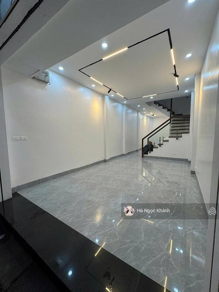 Phân lô bàn cờ  vỉa hè  ô tô tránh dừng đỗ ngày đêm  lê văn lương  22,5 tỷ 52m  5 tầng đẹp