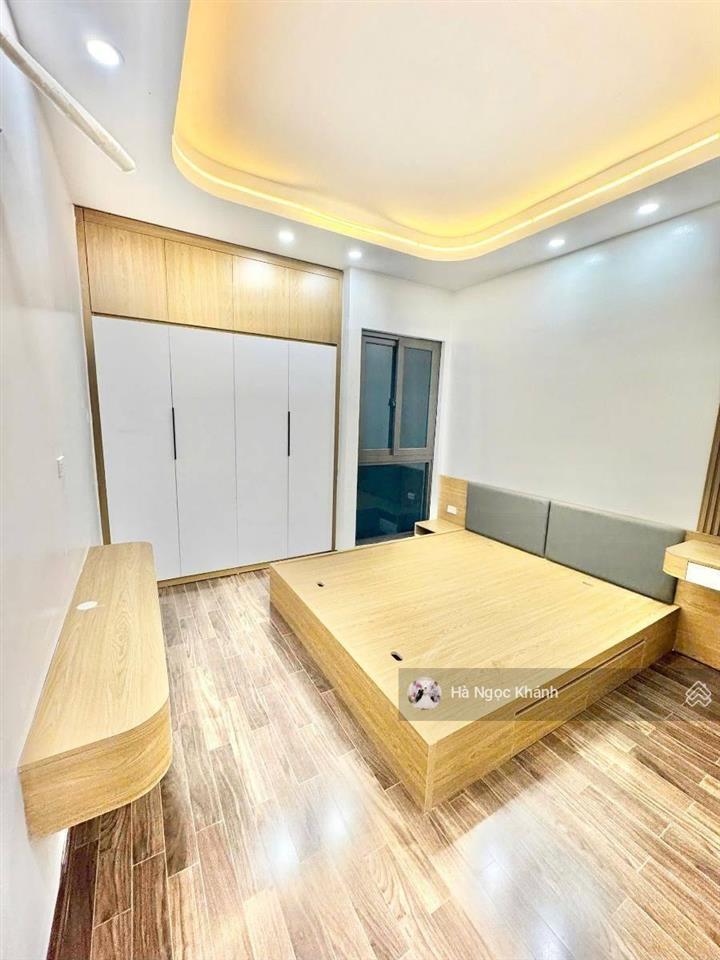 Phân lô bàn cờ  vỉa hè  ô tô tránh dừng đỗ ngày đêm  lê văn lương  22,5 tỷ 52m  5 tầng đẹp