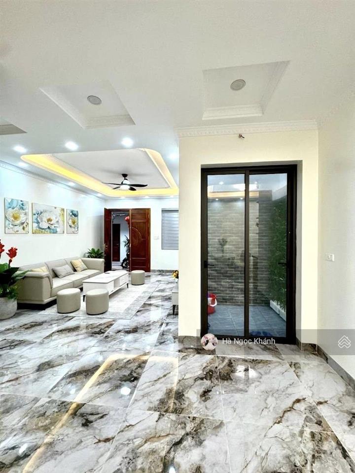 Phân lô 2 thoáng  ô tô tránh  vỉa hè đá bóng  nguyễn thị định  25 tỷ 52m  ở/kinh doanh sướng