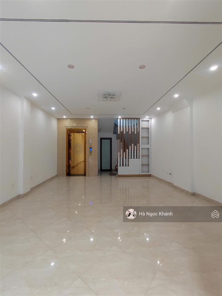 443tr/m2  mặt phố cầu giấy, vỉa hè kinh doanh  19,5 tỷ 44m2  5 tầng  thang máy