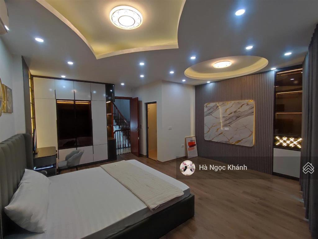 443tr/m2  mặt phố cầu giấy, vỉa hè kinh doanh  19,5 tỷ 44m2  5 tầng  thang máy