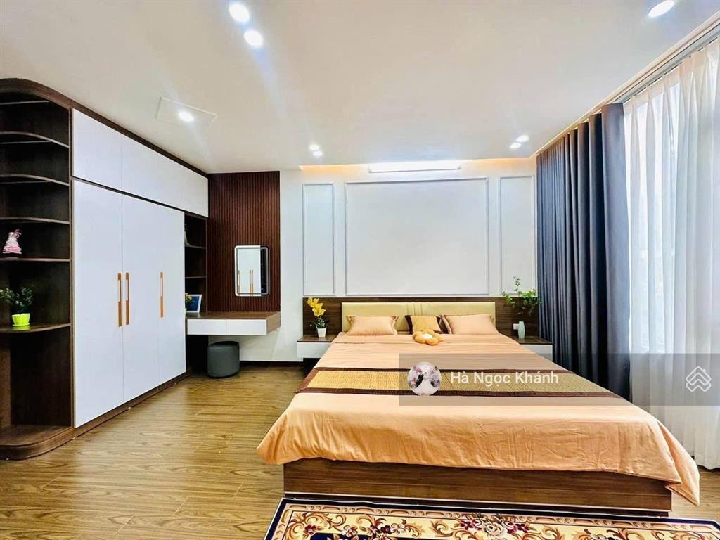 Hoàng quốc việt  lô góc 3 mặt thoáng  phân lô ô tô tránh  70m 7 tầng thang máy đẹp long lanh