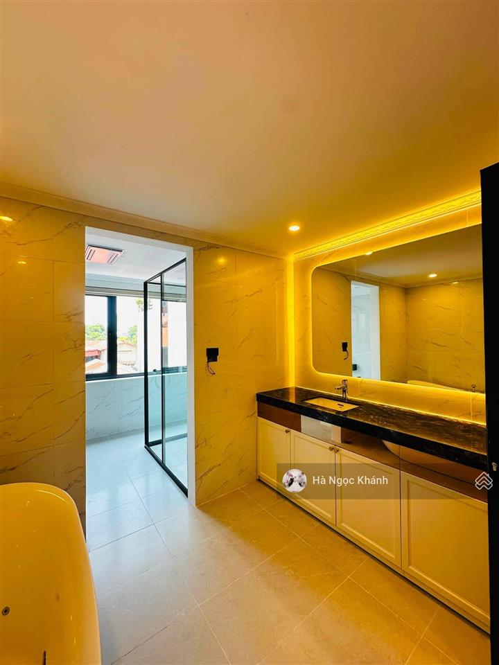 6,5m mặt tiền quyền lực | vỉa hè | mặt phố phạm văn đồng | 35m | 8 t | thang máy | kdoanh vip