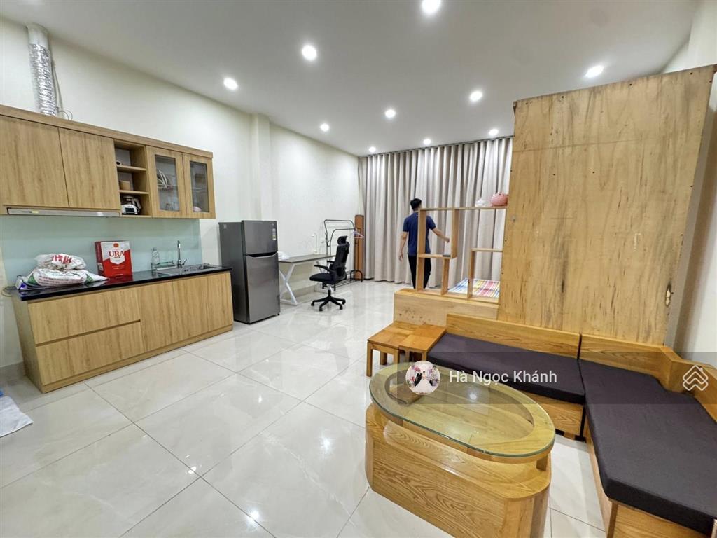 Giá hời khu 300tr/m  nguyễn khánh toàn  phân lô ô tô tránh thông  5 tầng  2 thoáng  ở sướng