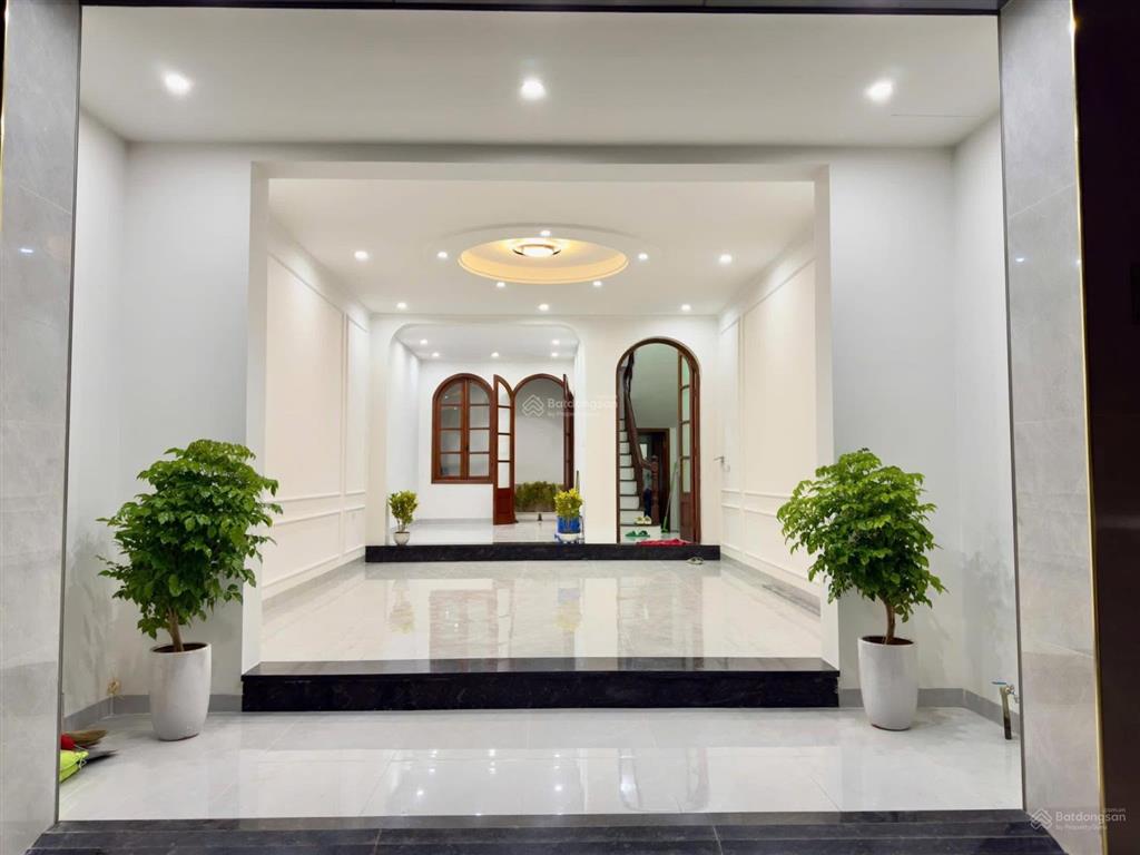 Bán nhà mặt phố doãn kế thiện | vỉa hè kinh doanh | ô tô dừng đỗ ngày đêm | 5 t nhà đẹp | giá mềm
