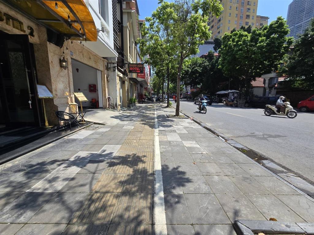 Bán nhà lô góc 16m mặt tiền | vỉa hè kinh doanh | mặt phố trường chinh | 5t nhà đẹp sẵn dòng tiền