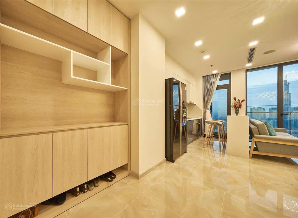 Cho thuê ch vinhomes golden river ba son, giá thuê 28 triệu/tháng, tầng cao view sông đắt giá