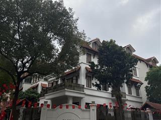 Cần bán gấp biệt thự siêu vip khu đô thị việt hưng giá tốt nhất