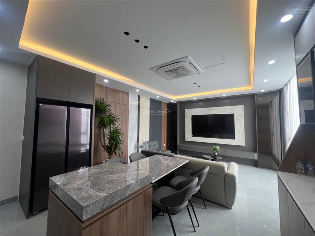 Bán nhà riêng tại ngô gia tự, 10 tỷ, 45m2, 3pn, 4wc, 6 tầng