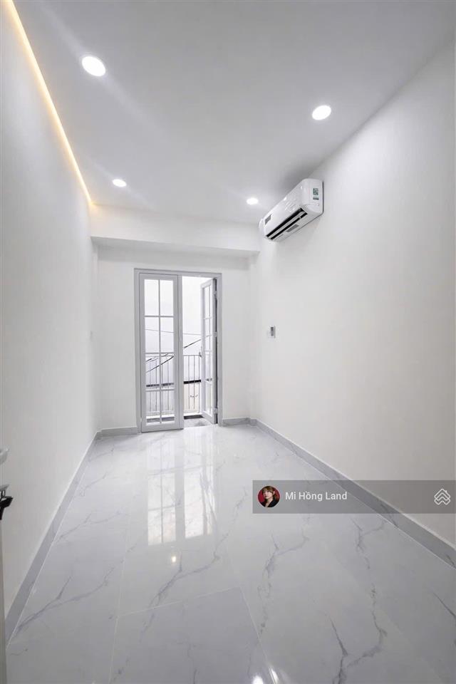 Chưa tới 3tỷ sở hữu nhà đẹp shr sát vách q4, 3 tầng, 2tỷ6 trao đổi