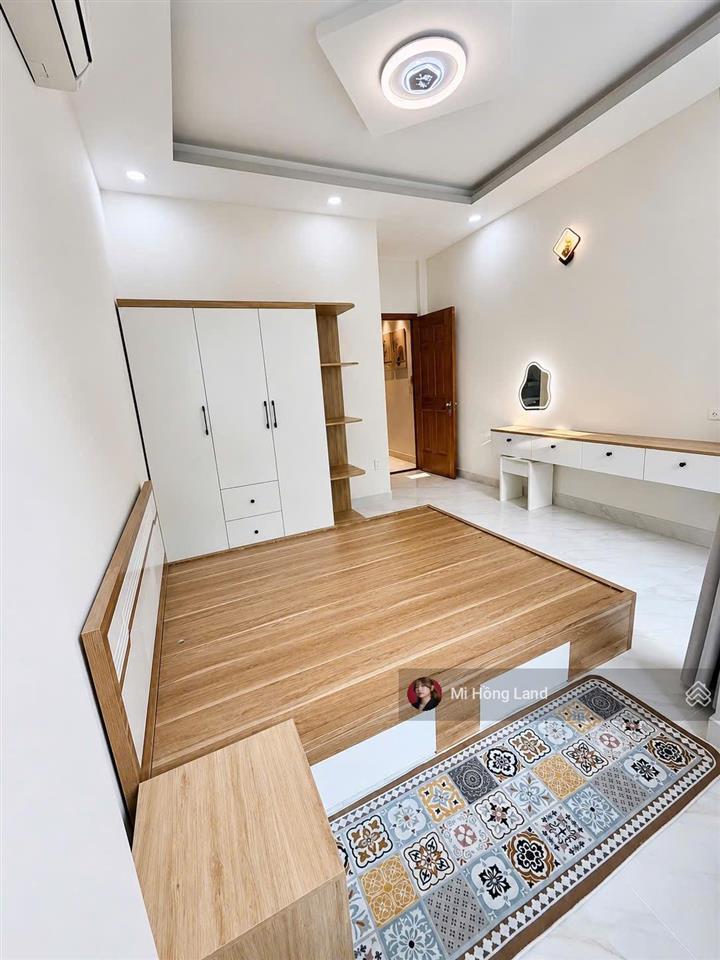 Nhà đẹp sát phú mỹ hưng q7, 64m2, 5tỷ8 tl