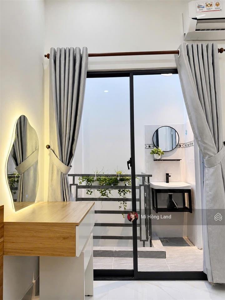 Nhà đẹp sát phú mỹ hưng q7, 64m2, 5tỷ8 tl