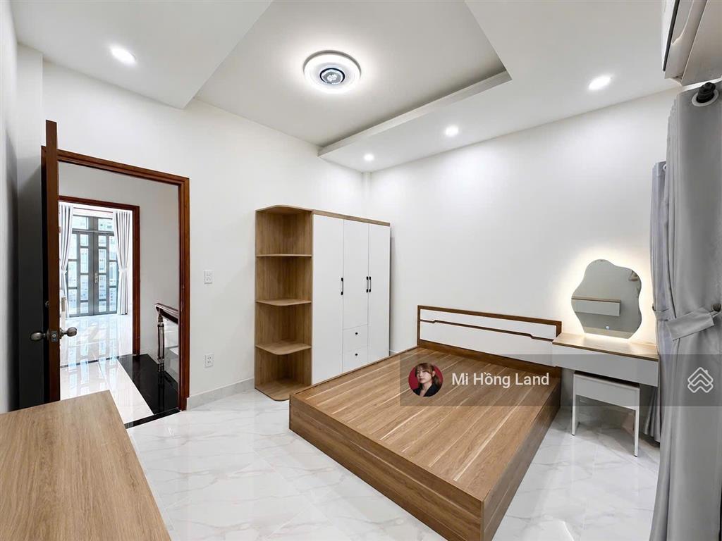 Nhà đẹp sát phú mỹ hưng q7, 64m2, 5tỷ8 tl