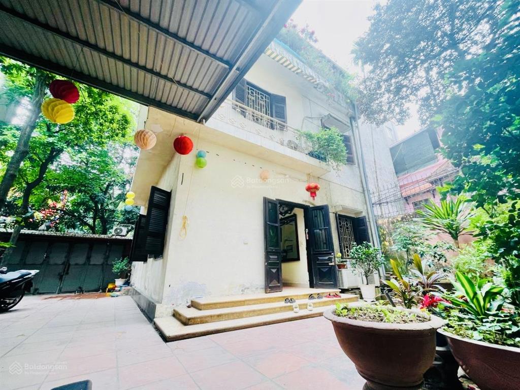 Bán nhà đống đa, toà nhà 10 tầng dt 109m2, 28 căn hộ khép kín + 1 shophouse dòng tiền 2,5 tỷ/ năm