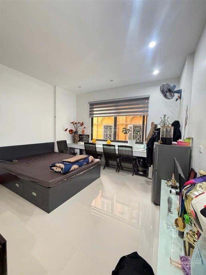 Chính chủ bán nhà nguyễn chí thanh phân lô ô tô, thang máy thông sàn, sổ đỏ 35m2, 6t dòng tiền
