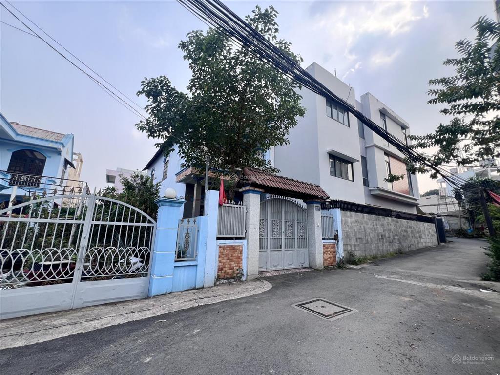 Lô góc hxh man thiện diện tích 154m2 vuông ngang 12m tiện xây mới chỉ 11.5tỷ