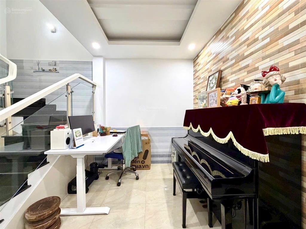Rao bán gấp nhà đất , phú nhuận , 41m2, 4pn ,5wc , 5 tầng , 2tỷ850 sổ hồng riêng bao sang tên