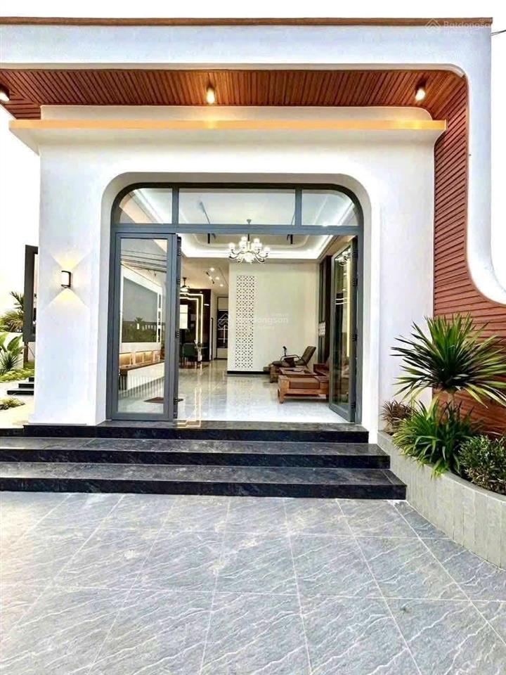 Vị trí vàng mặt tiền đường lớn ngay tại trung tâm bình chánh thích hợp buôn bán kinh doanh