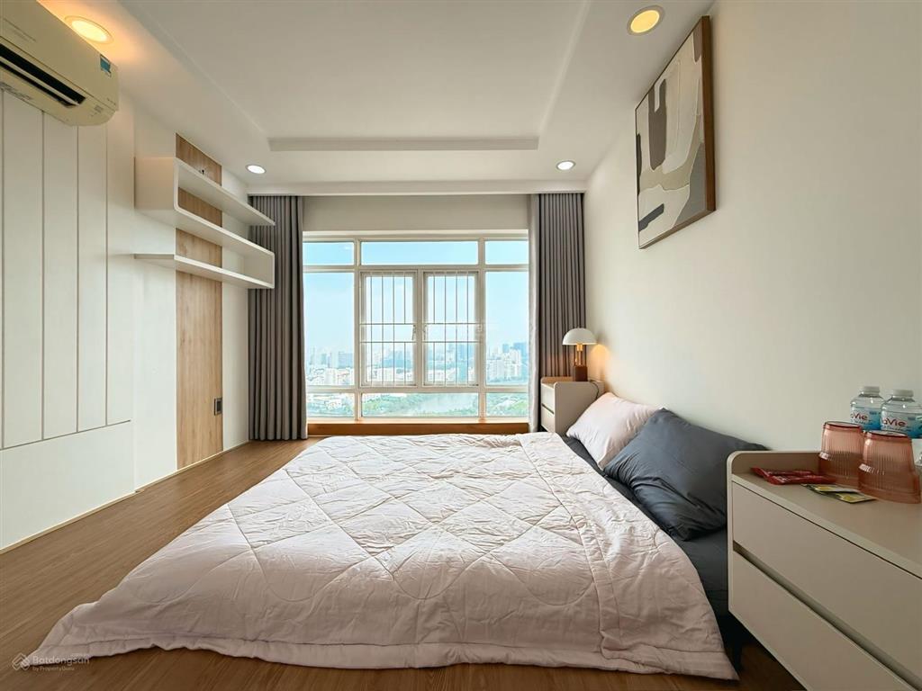 Bán căn hộ duplex vừa ở vừa cho thuê 260m2 view 270 độ ôm phú mỹ hưng và quận 1.