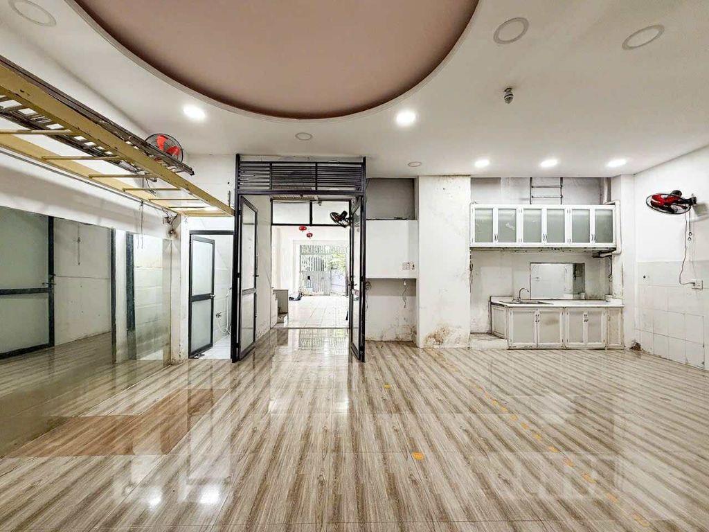 GIÁ CỰC TỐT - 5 TẦNG 81m2 10.8 TỶ - 13 CHDV HXH NGUYỄN VĂN NGHI