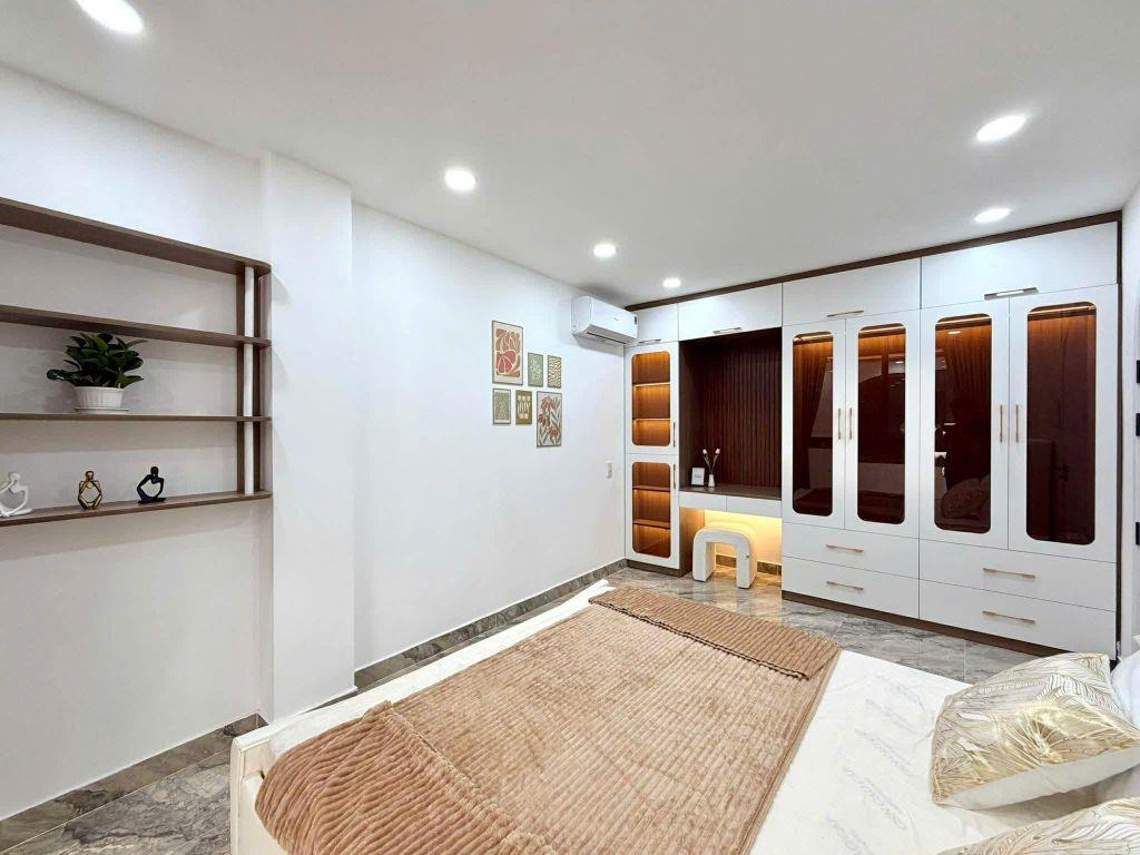 NHÀ MỚI 5 TẦNG LÝ THƯỜNG KIỆT NGAY CHỢ GÒ VẤP - Ô TÔ TỚI NHÀ - 9.3 TỶ