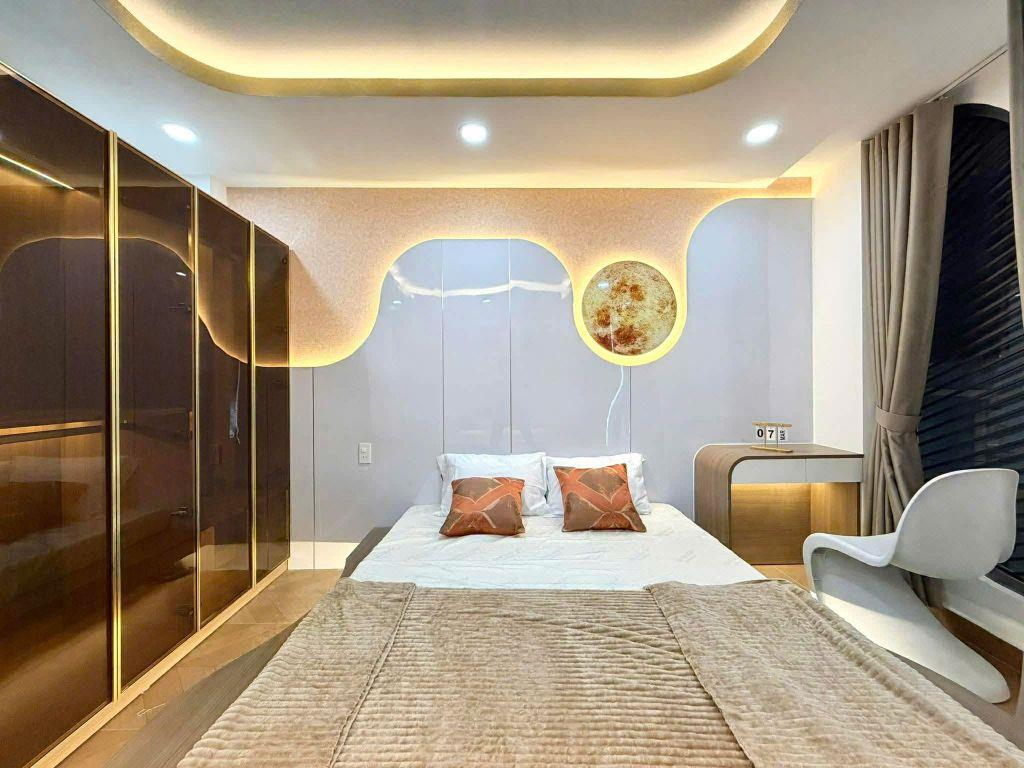NHÀ MỚI 5 TẦNG LÝ THƯỜNG KIỆT NGAY CHỢ GÒ VẤP - Ô TÔ TỚI NHÀ - 9.3 TỶ