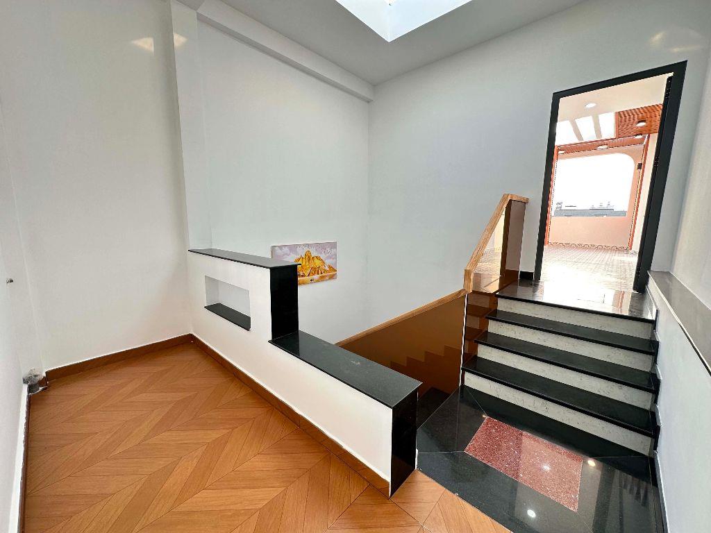NHÀ 4 TẦNG HXH 10M PHAN HUY ÍCH - 68M² (4×17) - GẦN SÂN BAY - 9.8 TỶ