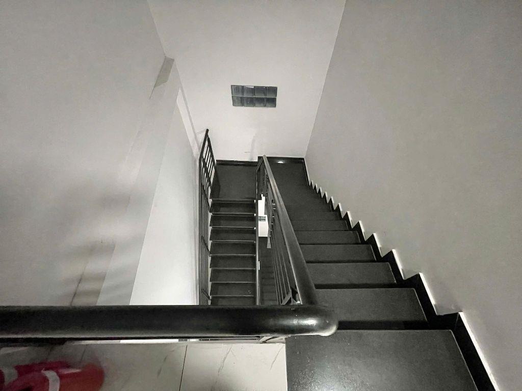 TOÀ CHDV 28 PHÒNG - 195m² (9 × 21.6) - 5 TẦNG - KHOÁN 100TR/THÁNG