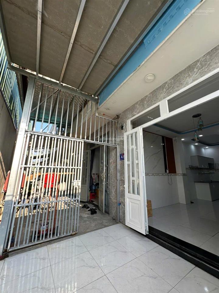 Chuyển công tác nên cần bán gấp căn nhà, đường nguyễn văn bứa