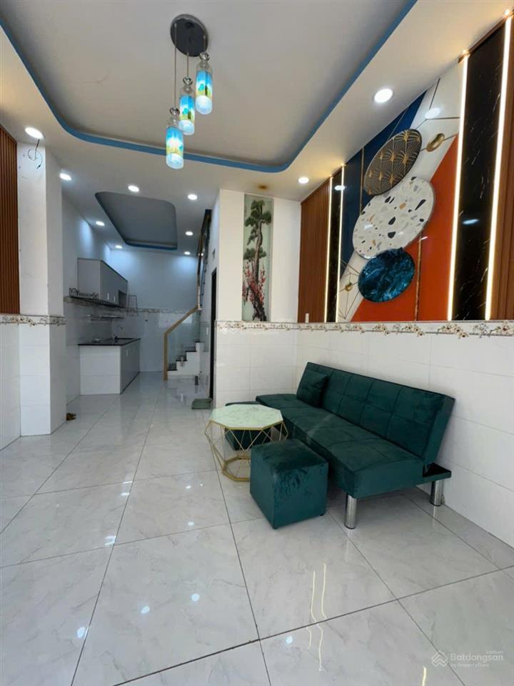 Chuyển công tác nên cần bán gấp căn nhà, đường nguyễn văn bứa