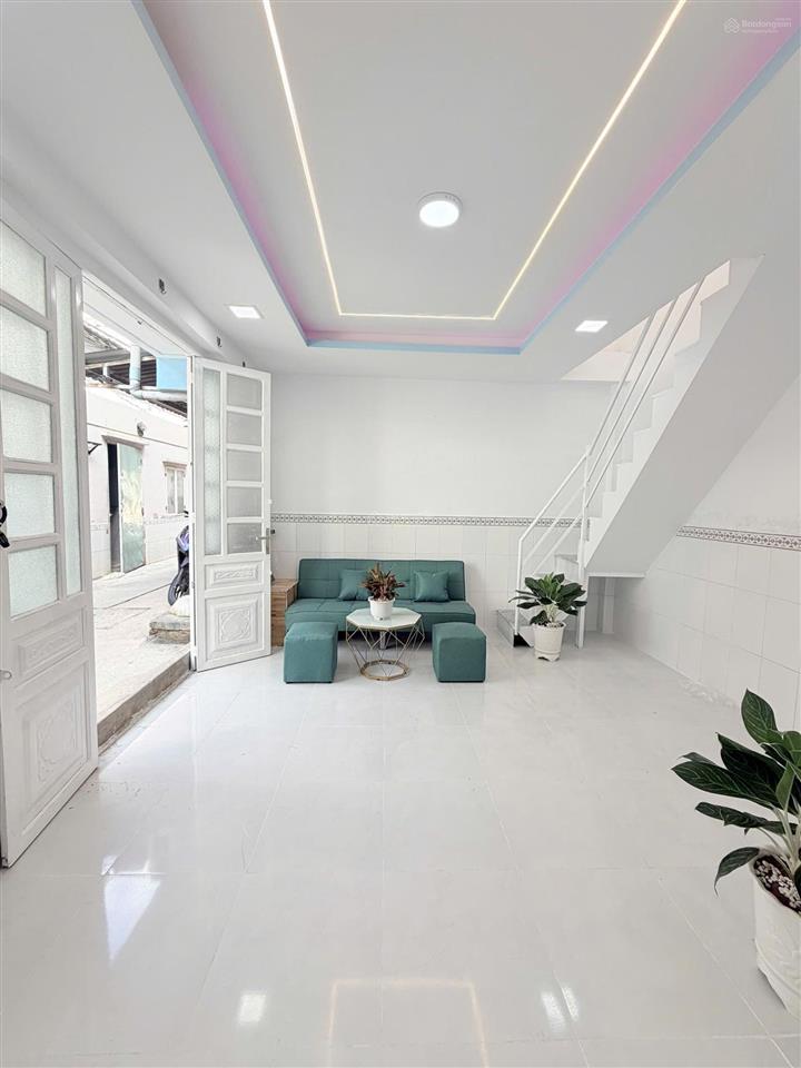 Về quê chăm mẹ nên cần bán lại căn nhà giá rẻ