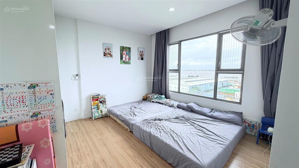Bán căn hộ 3pn 2wc view trực diện sông diện tích 115m2, nhà mới, giá 7.3 tỷ đầy đủ nội thất