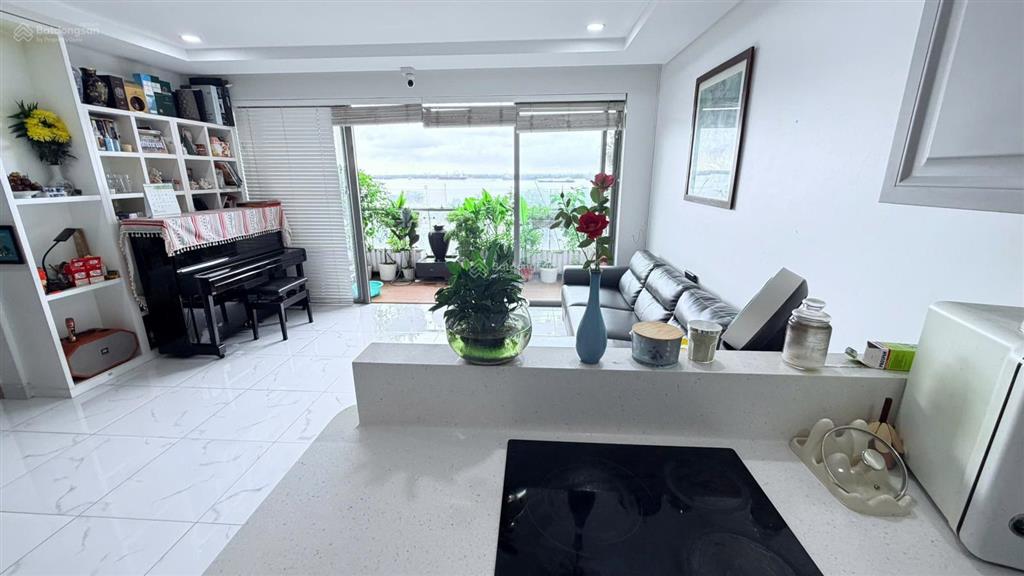 Bán căn hộ 3pn 2wc view trực diện sông diện tích 115m2, nhà mới, giá 7.3 tỷ đầy đủ nội thất