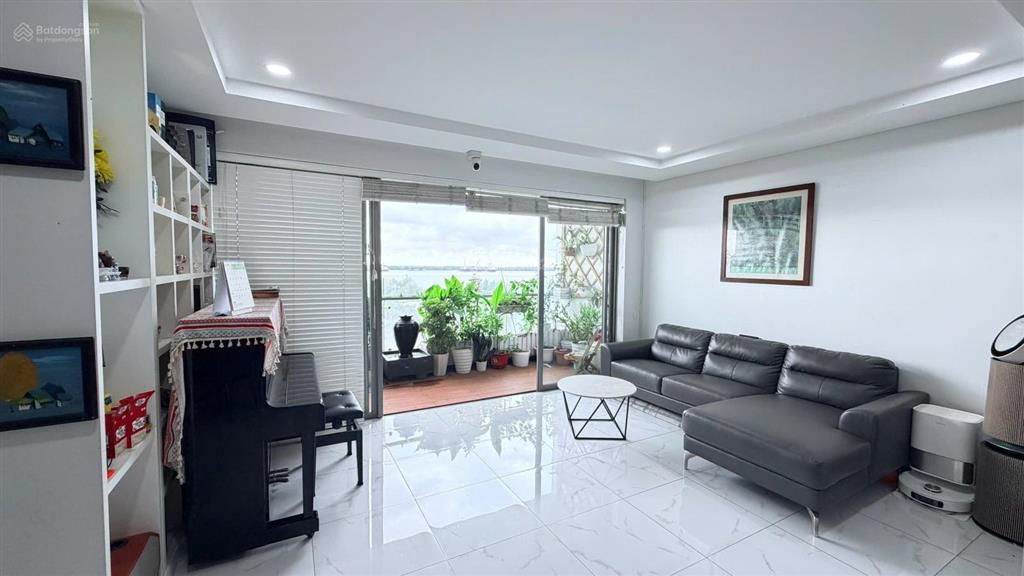 Bán căn hộ 3pn 2wc view trực diện sông diện tích 115m2, nhà mới, giá 7.3 tỷ đầy đủ nội thất