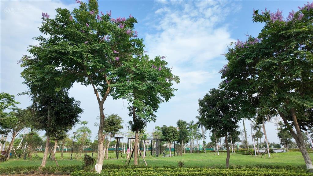 Căn góc liền kề mặt tiền đường 24m, 3 mặt thoáng hud mê linh rộng 148,7m2, giá 16 tỷ đã có sổ hồng