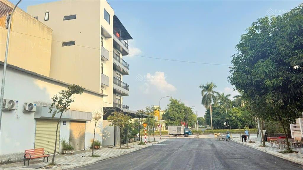 Bán đất đấu giá băng 2 trung tâm huyện mê linh, đối diện sun mê linh, 82,5m2, mt 5m, hiếm nhà bán