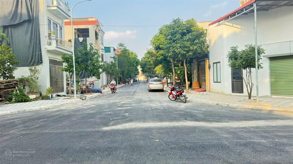 Bán đất đấu giá băng 2 trung tâm huyện mê linh, đối diện sun mê linh, 82,5m2, mt 5m, hiếm nhà bán