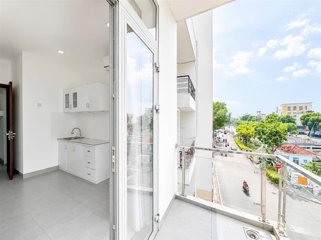 Cho thuê studio, 35m2 giá cực chất 8,2 triệu tại hoàng sa, p12, q3, tp.hcm