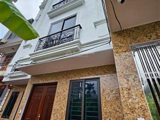Nhà 5 tầng hoàng liên bắc từ liêm. nhà mới tinh, xây chắc chắn, gần ô tô, nội thất cơ bản, ở sướng