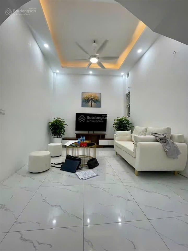 7.x tỷ có nhà nhà 175 lạc long quân nhà xây 35m