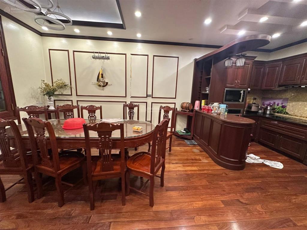 Bán căn biệt thự căn góc 5 tầng hơn 100m2 dân xây thang máy gara ô tô nội thất gỗ cao cấp ở ngay