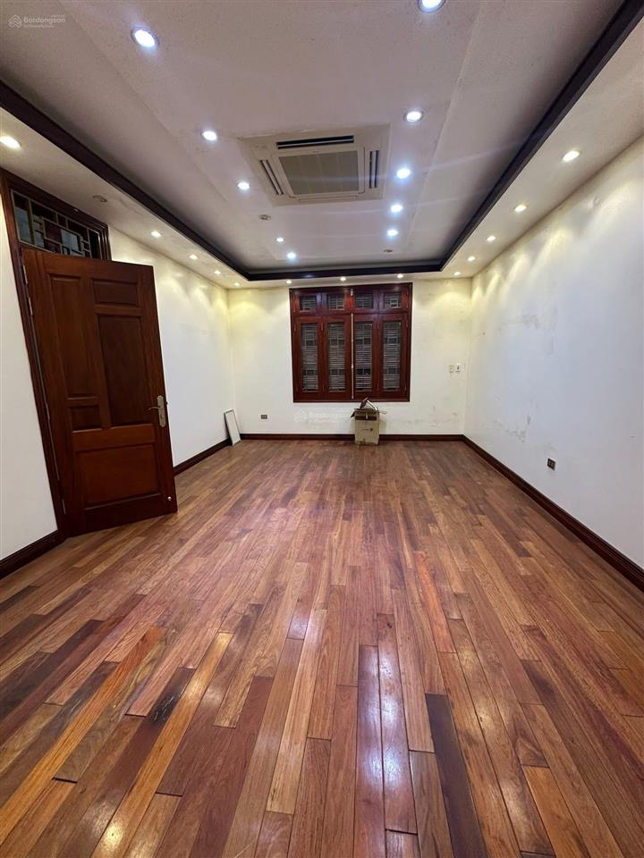 Bán căn biệt thự căn góc 5 tầng hơn 100m2 dân xây thang máy gara ô tô nội thất gỗ cao cấp ở ngay
