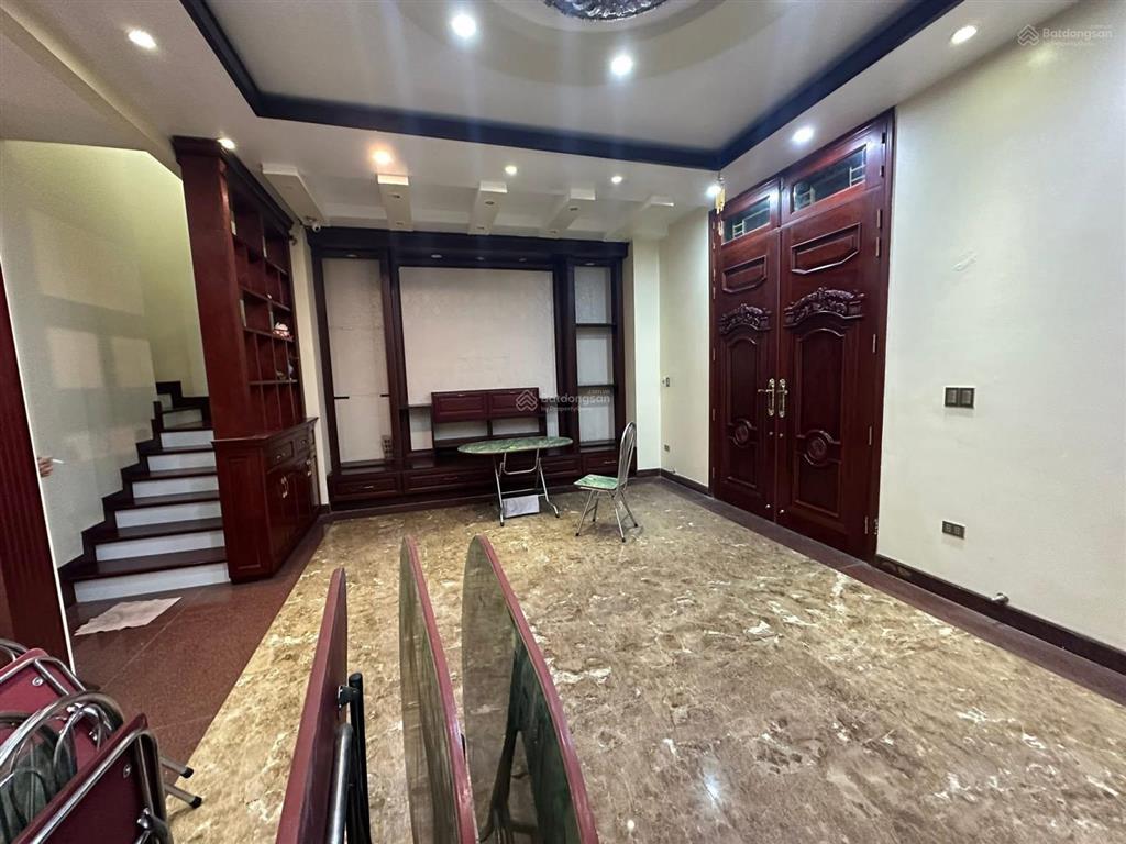 Bán căn biệt thự căn góc 5 tầng hơn 100m2 dân xây thang máy gara ô tô nội thất gỗ cao cấp ở ngay