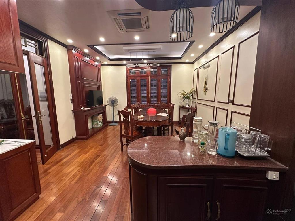 Bán căn biệt thự căn góc 5 tầng hơn 100m2 dân xây thang máy gara ô tô nội thất gỗ cao cấp ở ngay