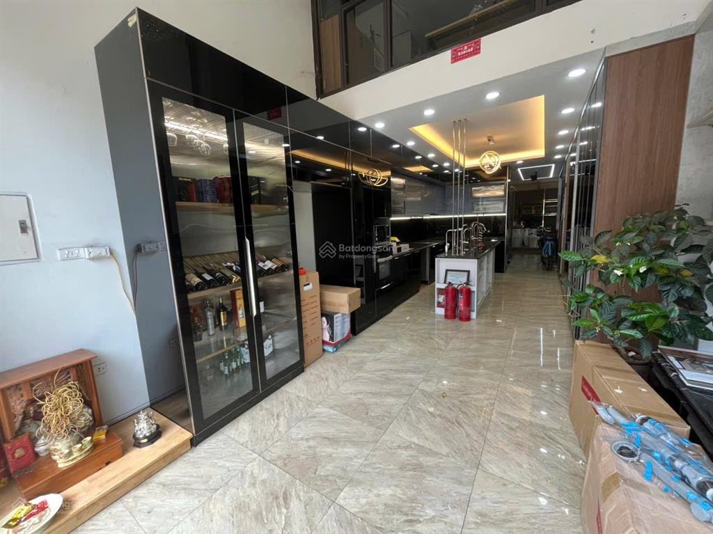 Bán nhà mặt phố đàm quang trung long biên 5 tầng 80m dân xây ô tô tránh vỉa hè kinh doanh sầm uất